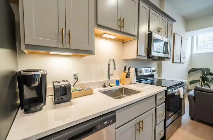 Stylish Studio With Free Parking Near Medical District لويفيل