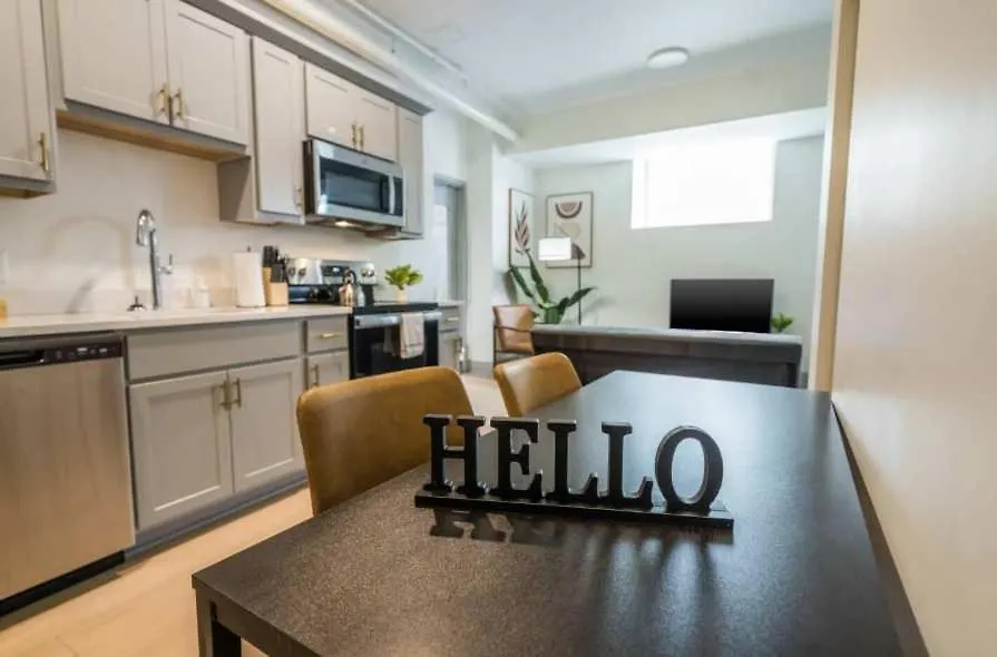 Stylish Studio With Free Parking Near Medical District لويفيل