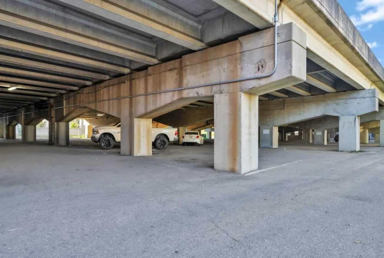 Stylish Studio With Free Parking Near Medical District Λούισβιλ Διαμέρισμα